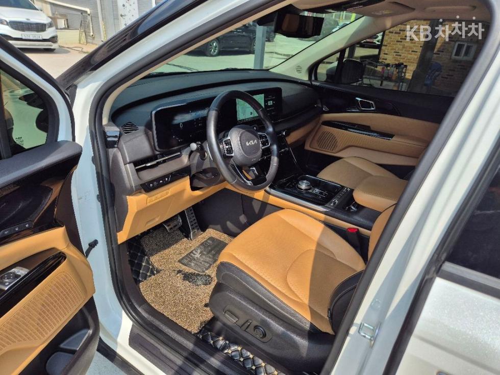 Kia Carnival — miniaturë 7
