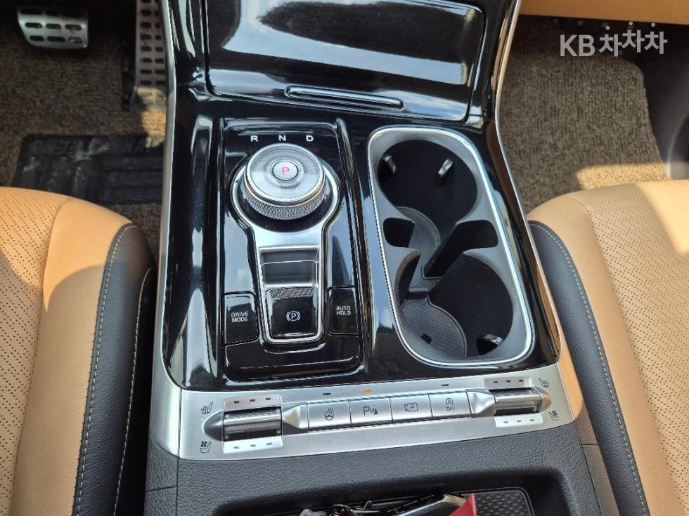 Kia Carnival — miniaturë 15