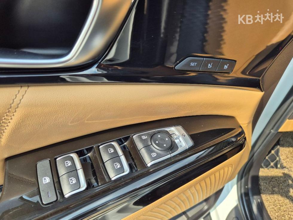 Kia Carnival — miniaturë 16