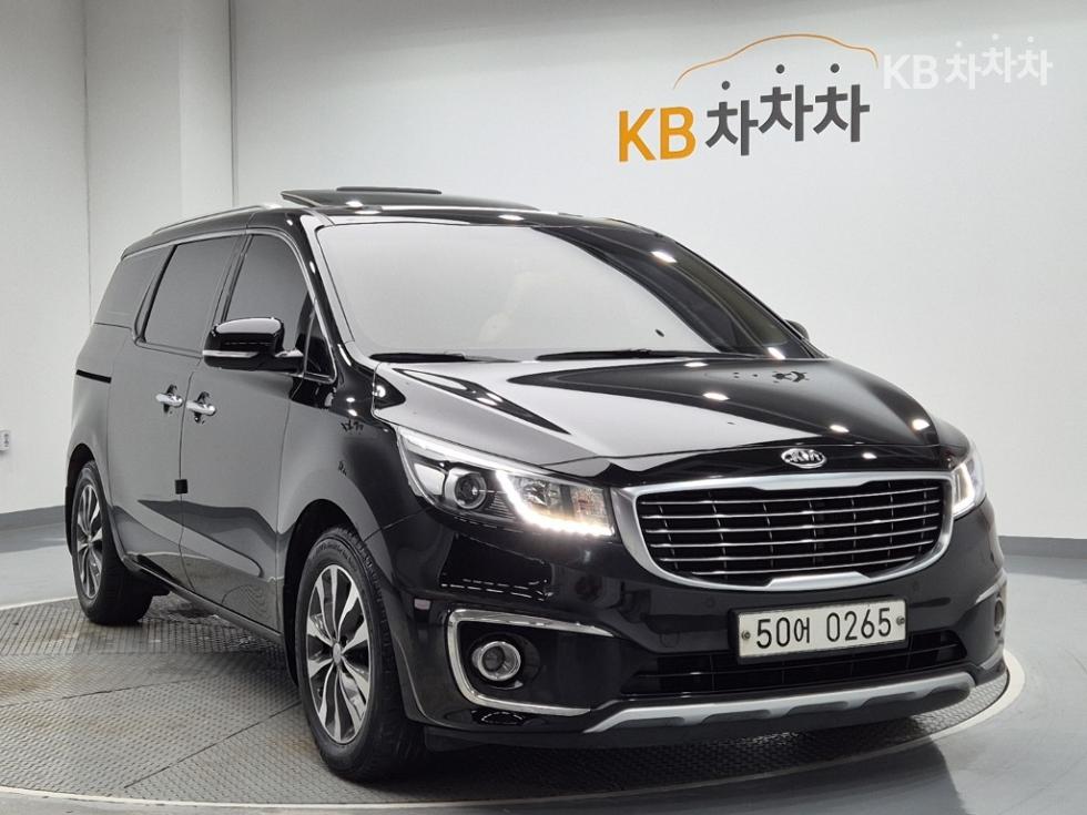 Kia Carnival — miniaturë 4