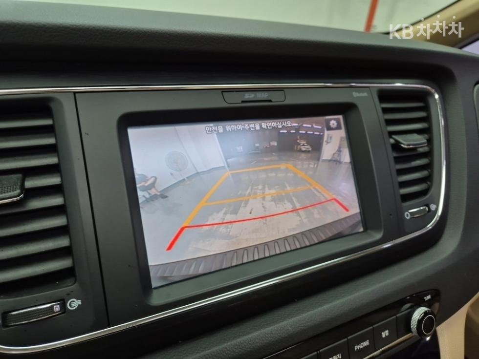 Kia Carnival — miniaturë 15