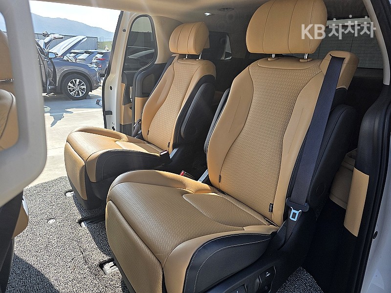 Kia Carnival — miniaturë 10