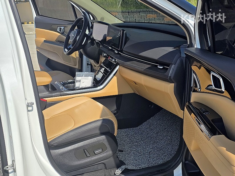 Kia Carnival — miniaturë 11