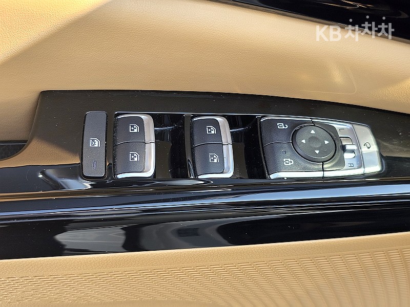 Kia Carnival — miniaturë 15