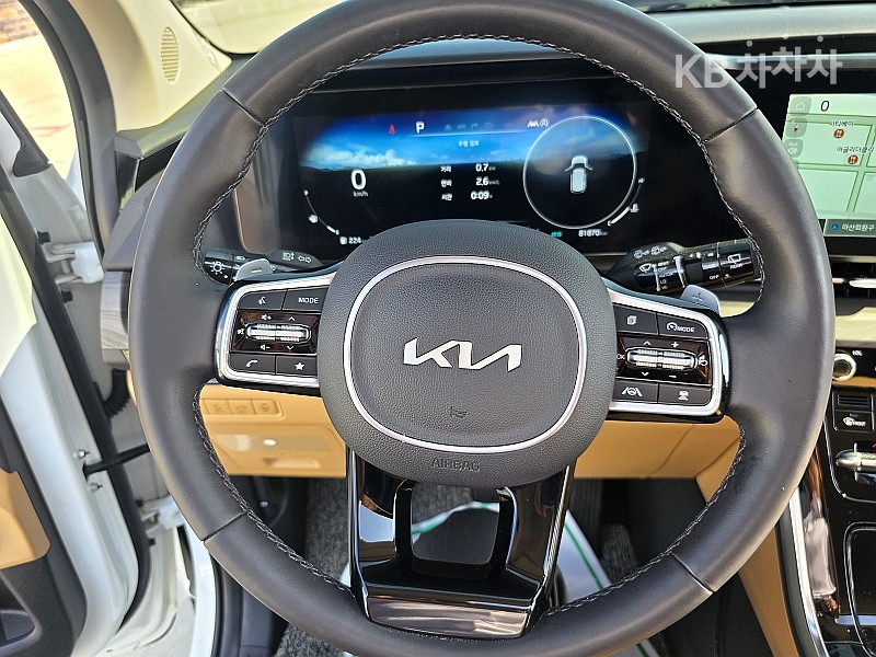 Kia Carnival — miniaturë 17