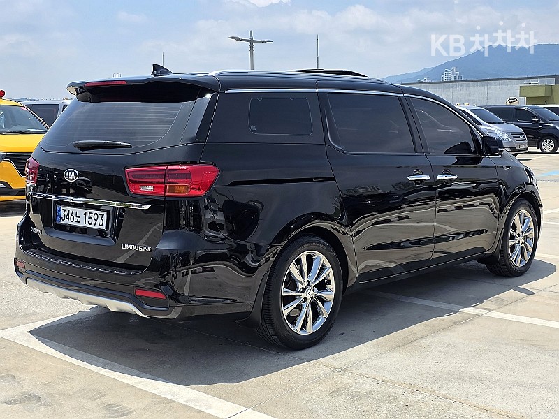 Kia Carnival — miniaturë 4