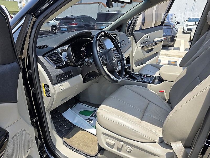 Kia Carnival — miniaturë 7
