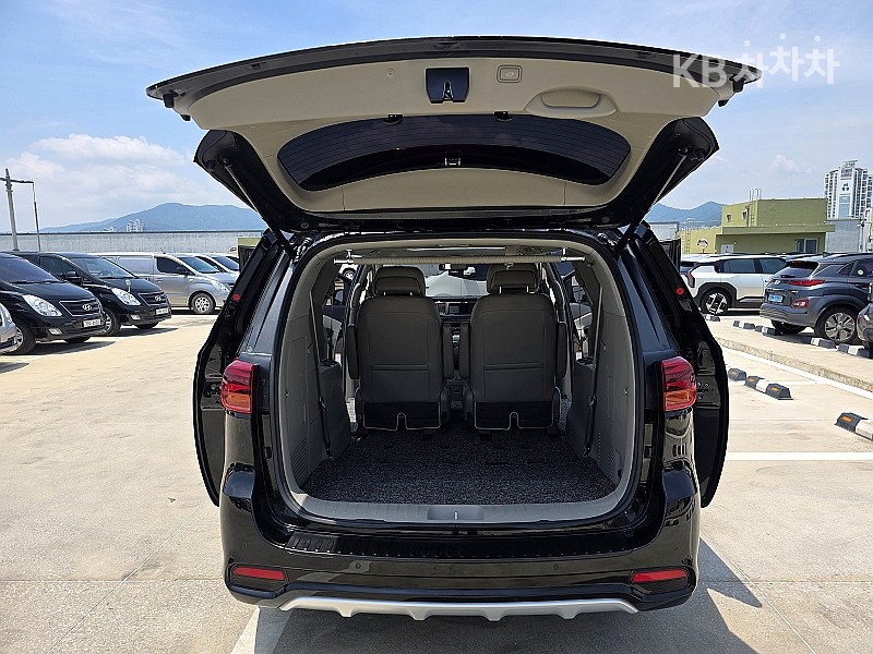 Kia Carnival — miniaturë 9