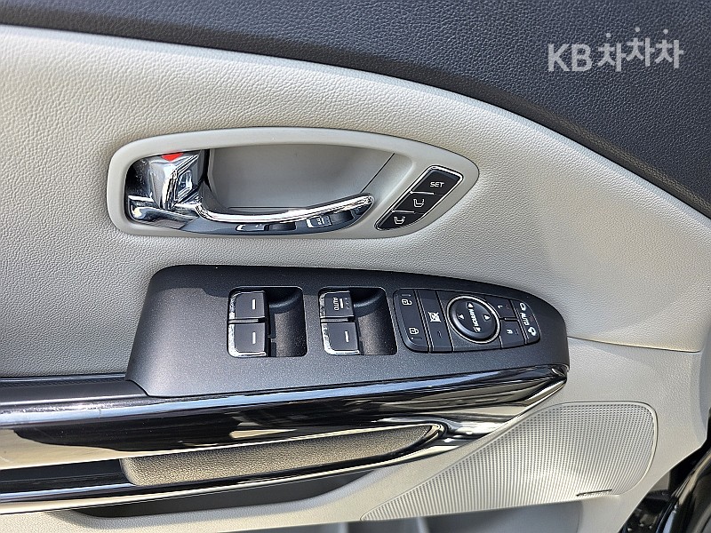Kia Carnival — miniaturë 14