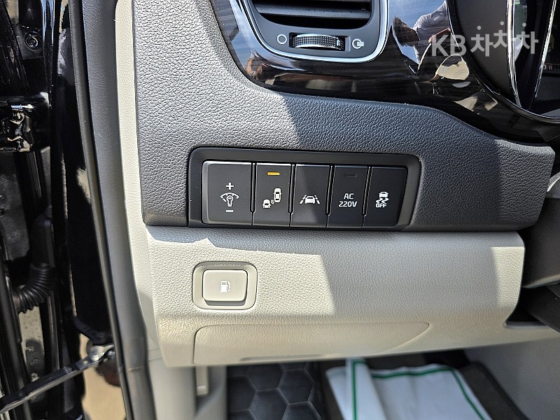 Kia Carnival — miniaturë 15