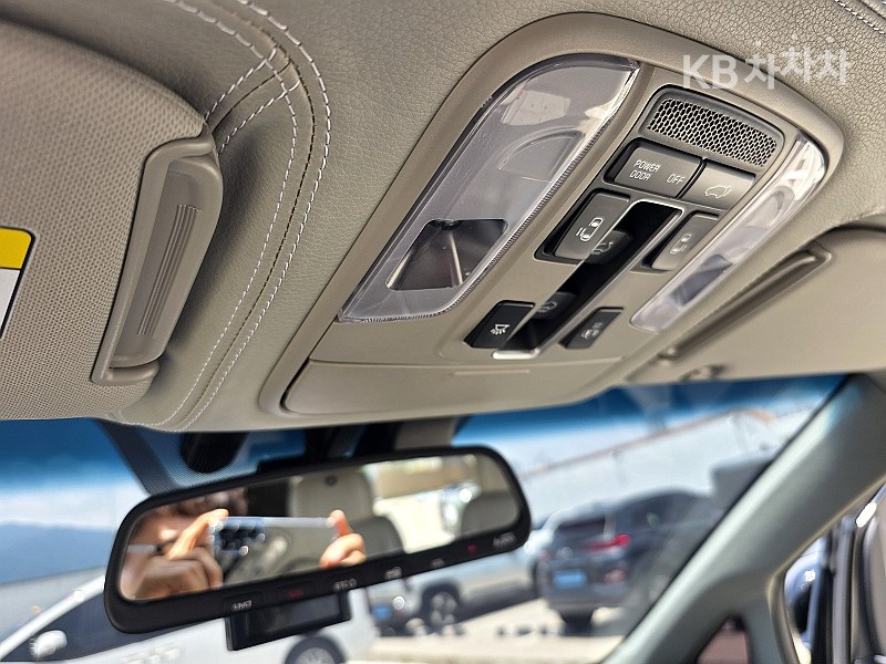 Kia Carnival — miniaturë 17