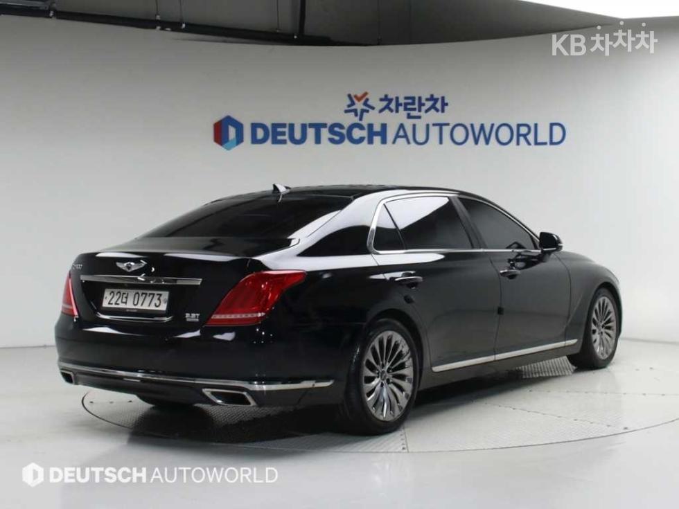 2016 Genesis EQ900 photo