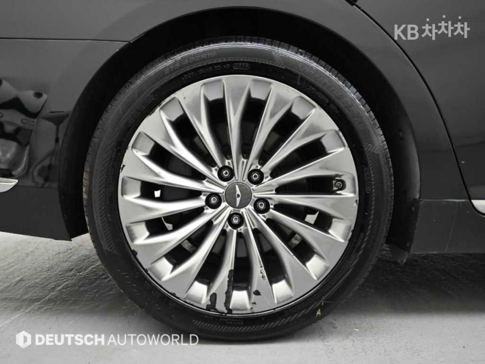 2016 Genesis EQ900 photo