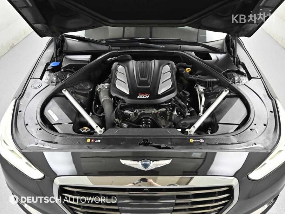 2016 Genesis EQ900 photo