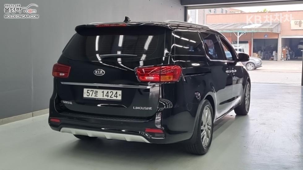 Kia Carnival — miniaturë 2