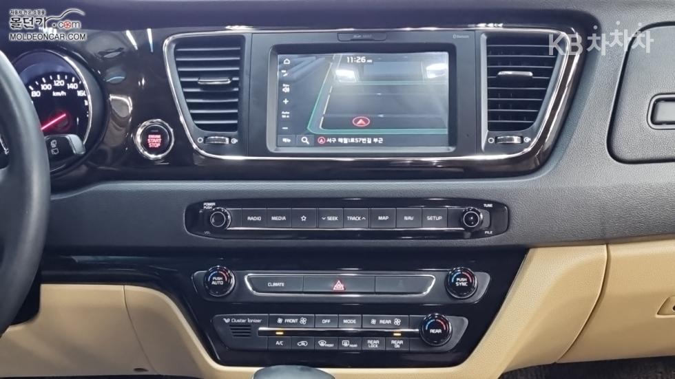 Kia Carnival — miniaturë 12