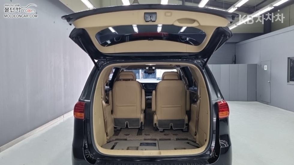 Kia Carnival — miniaturë 18