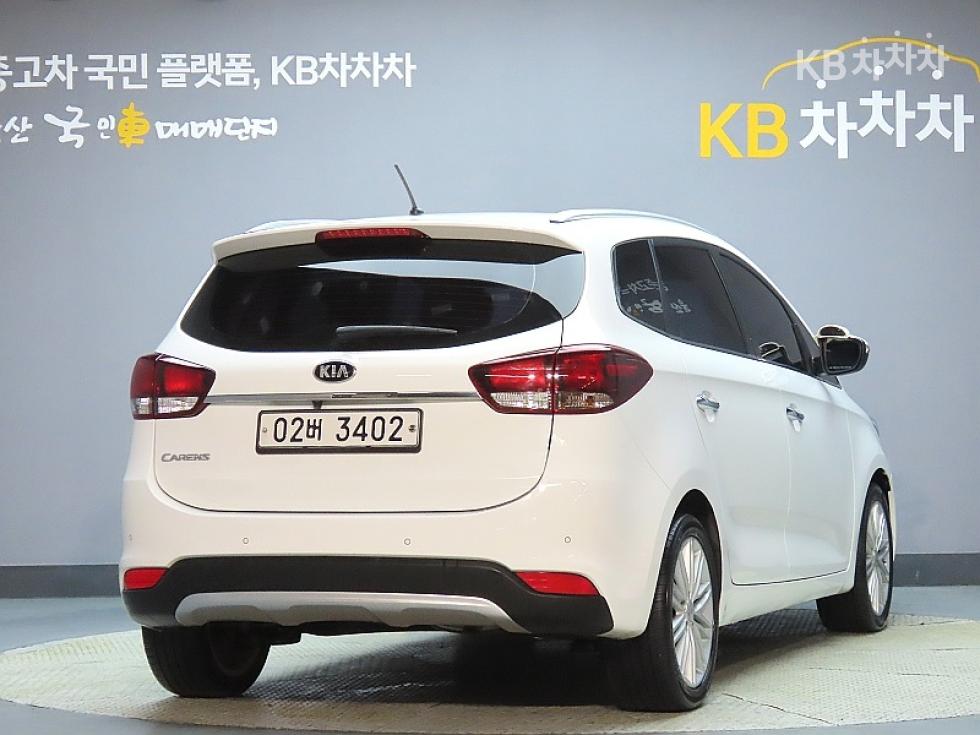 Kia Carens — miniaturë 2