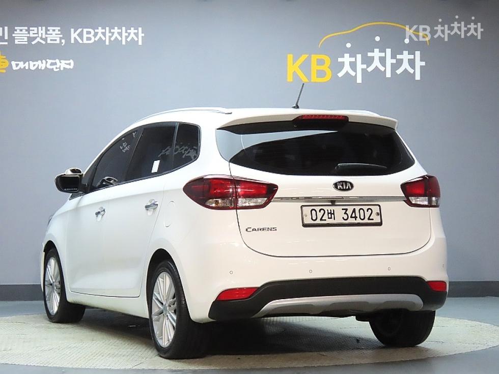 Kia Carens — miniaturë 4