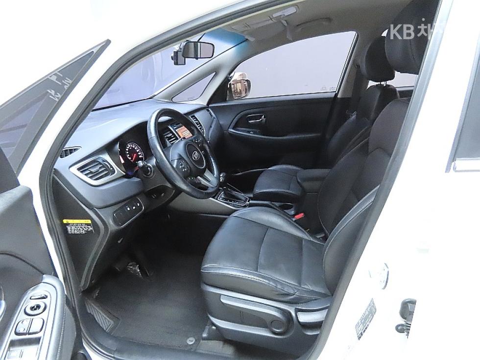 Kia Carens — miniaturë 10