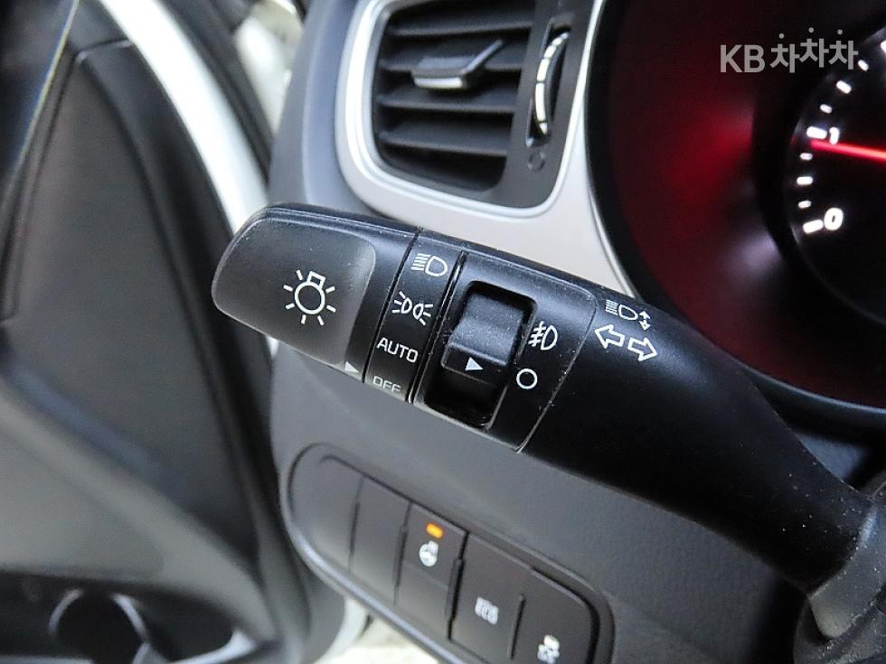 Kia Carens — miniaturë 14