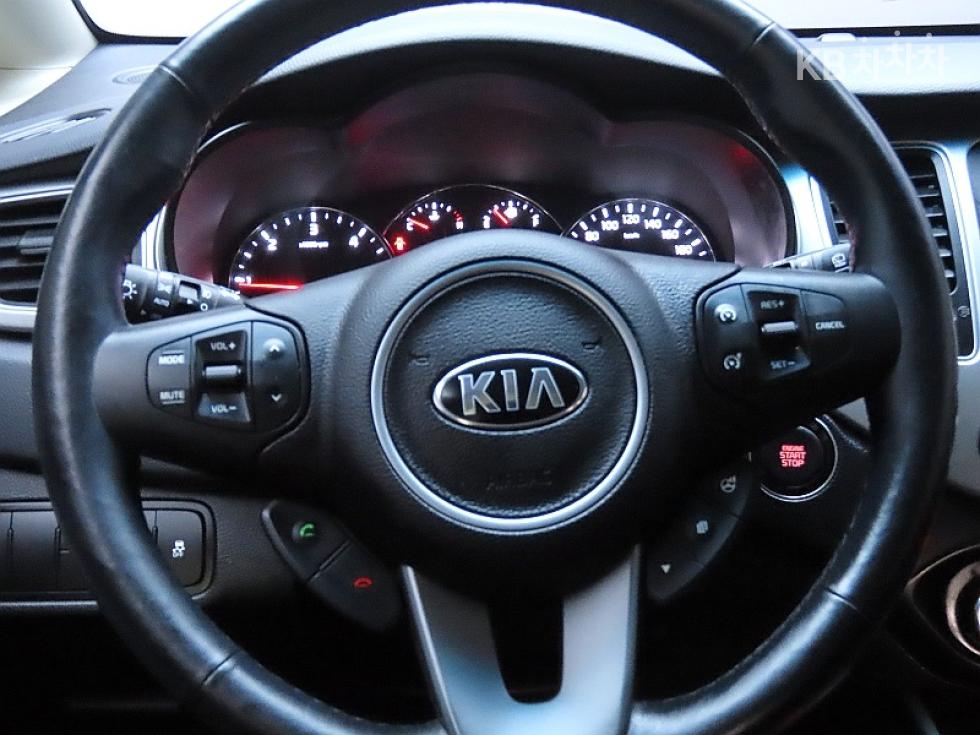 Kia Carens — miniaturë 18