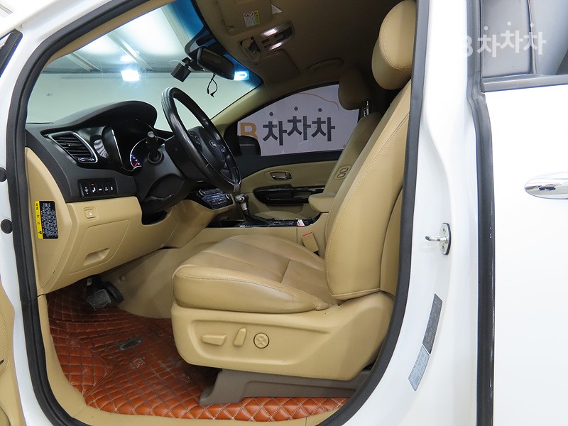Kia Carnival — miniaturë 13