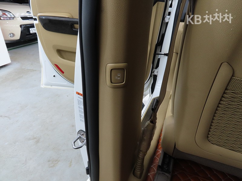 Kia Carnival — miniaturë 19