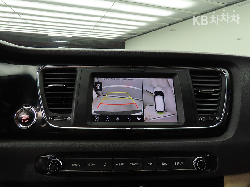 Kia Carnival — miniaturë 9
