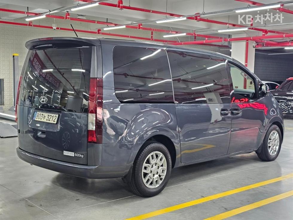 Hyundai Staria — miniaturë 3