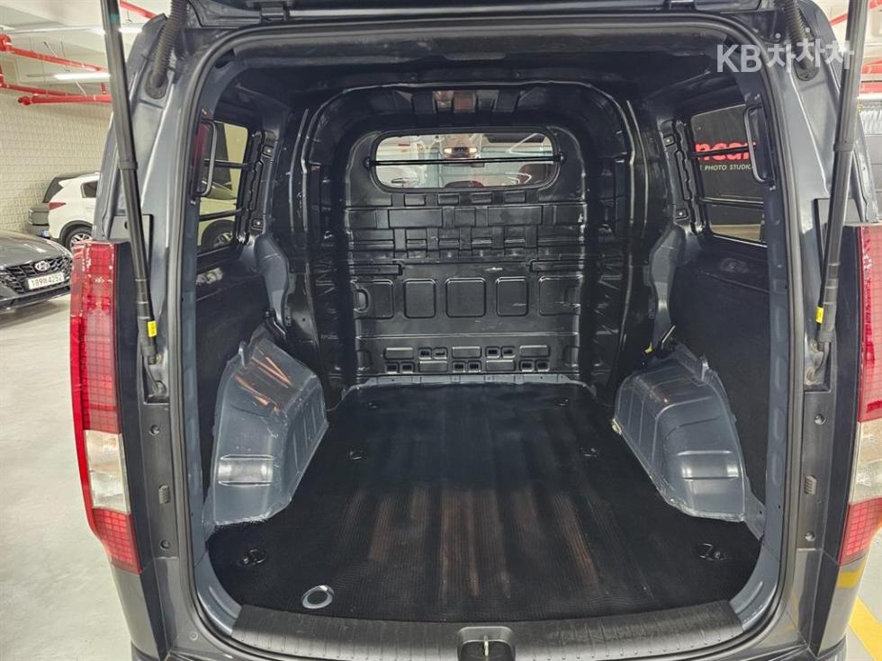 Hyundai Staria — miniaturë 4