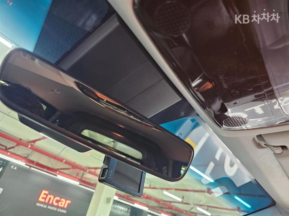 Hyundai Staria — miniaturë 14