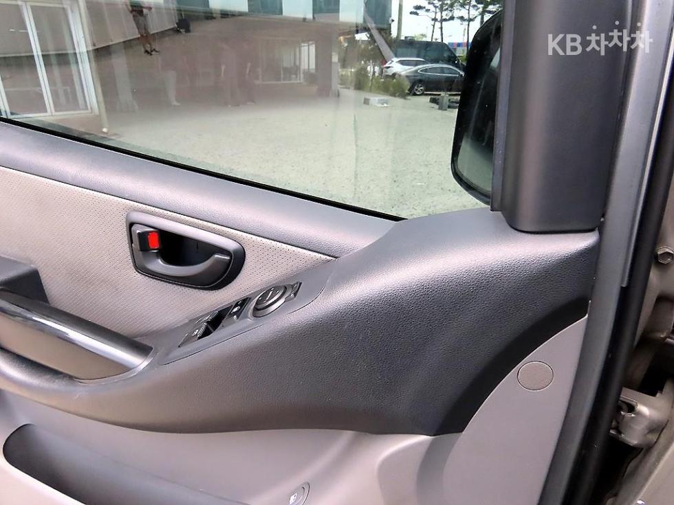 Hyundai Starex — miniaturë 12