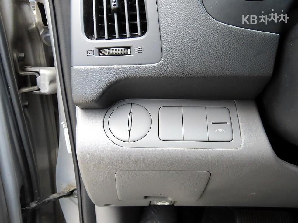 Hyundai Starex — miniaturë 13