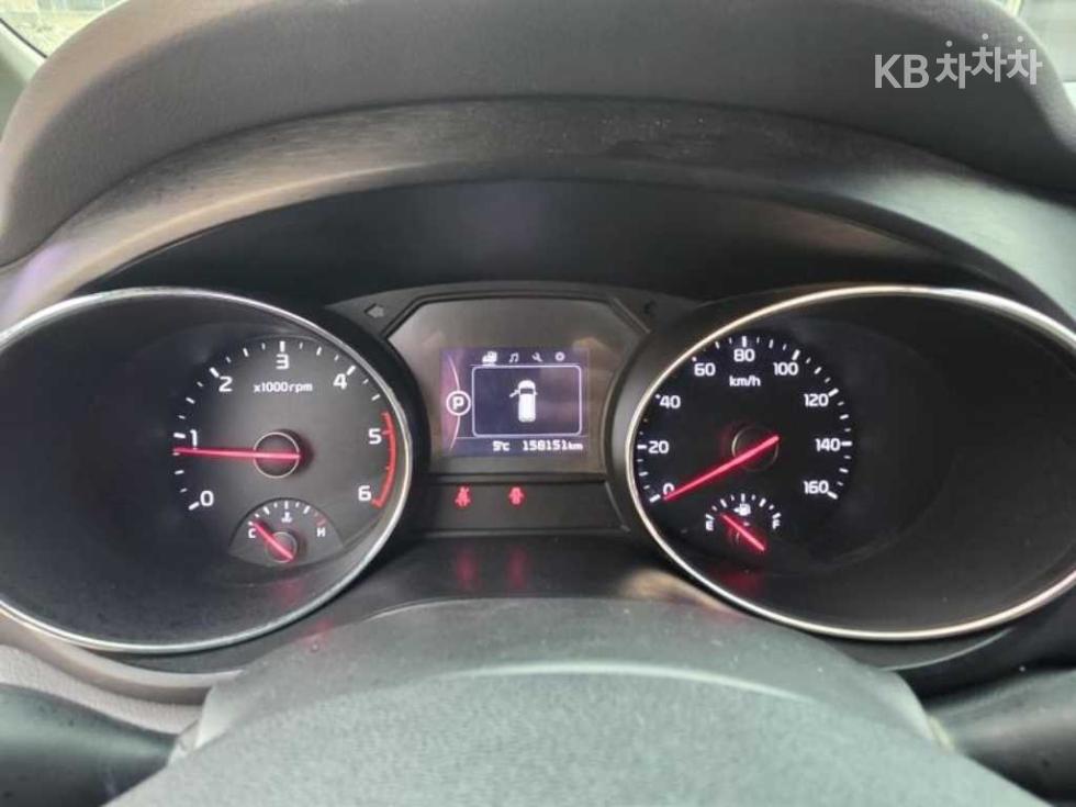Kia Carnival — miniaturë 10