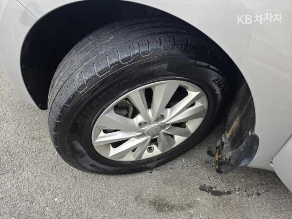 Kia Carnival — miniaturë 13