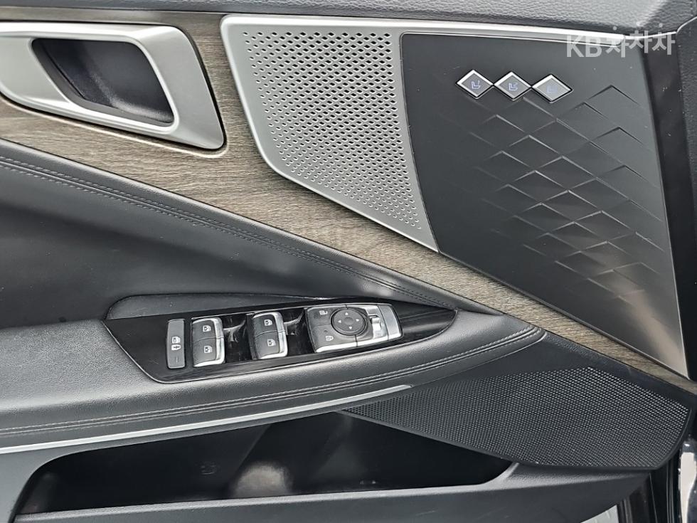 Kia K8 — miniaturë 16