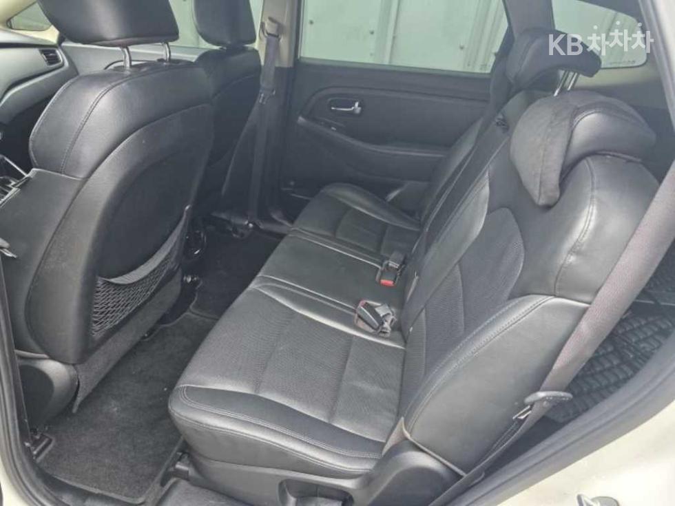 Kia Carens — miniaturë 7