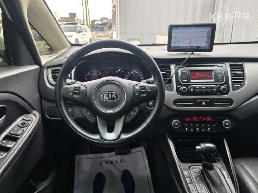 Kia Carens — miniaturë 8