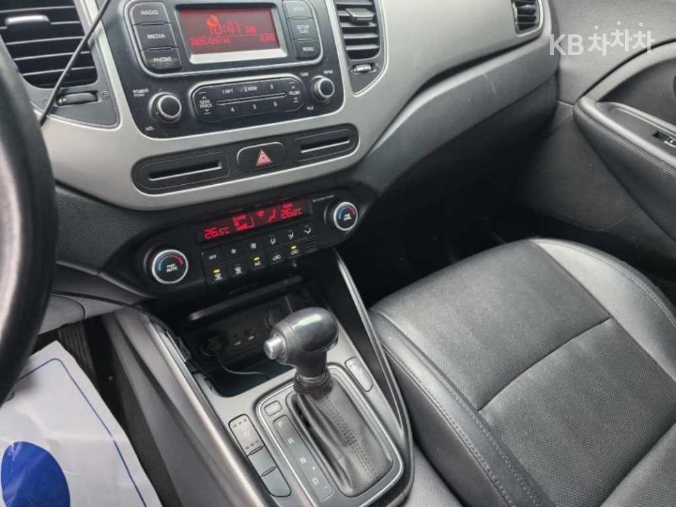 Kia Carens — miniaturë 14