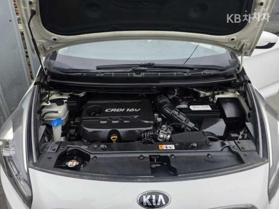 Kia Carens — miniaturë 18