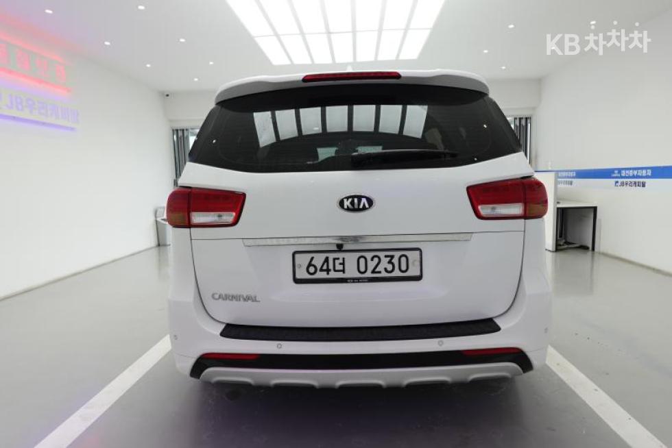 Kia Carnival — miniaturë 5