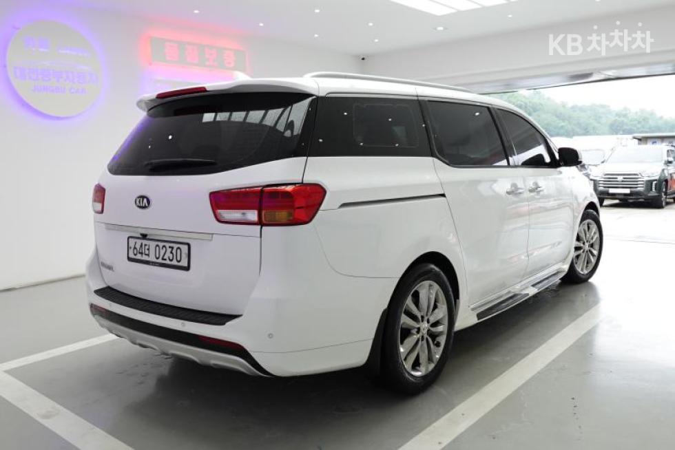 Kia Carnival — miniaturë 6