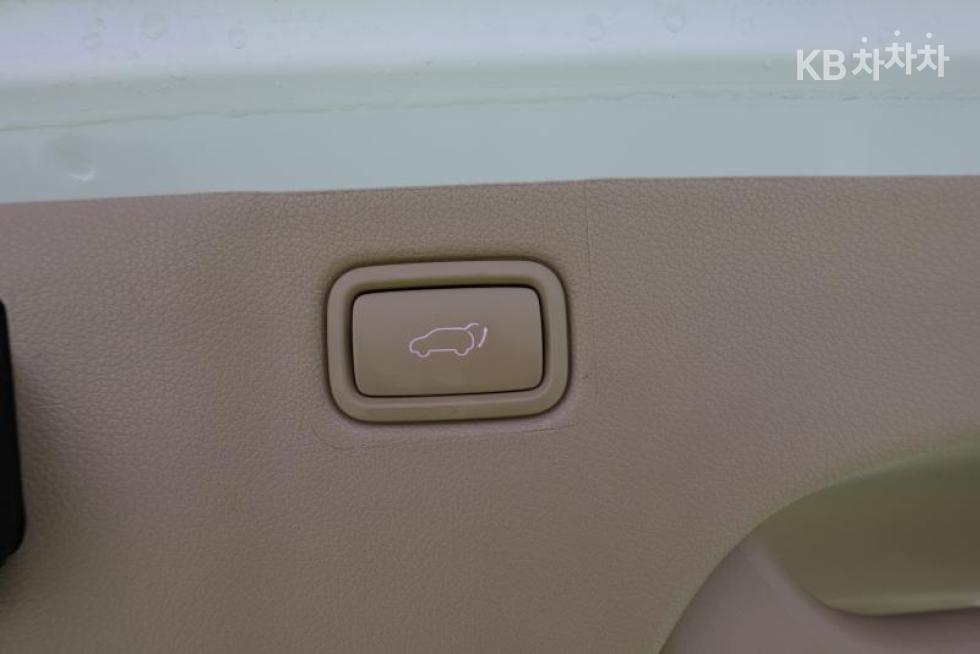 Kia Carnival — miniaturë 9