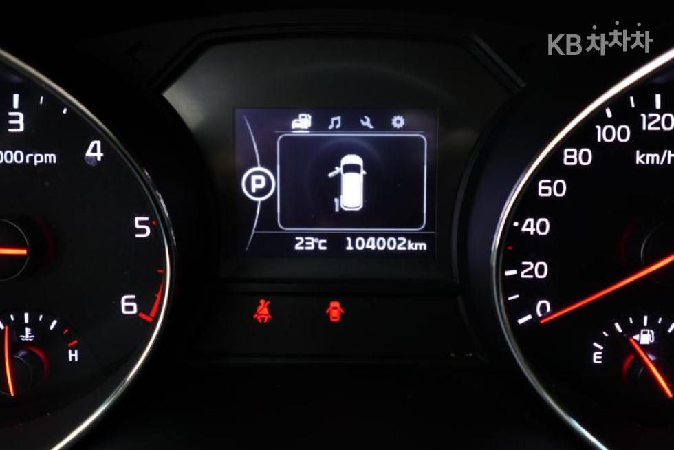 Kia Carnival — miniaturë 18