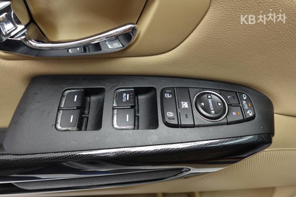 Kia Carnival — miniaturë 20