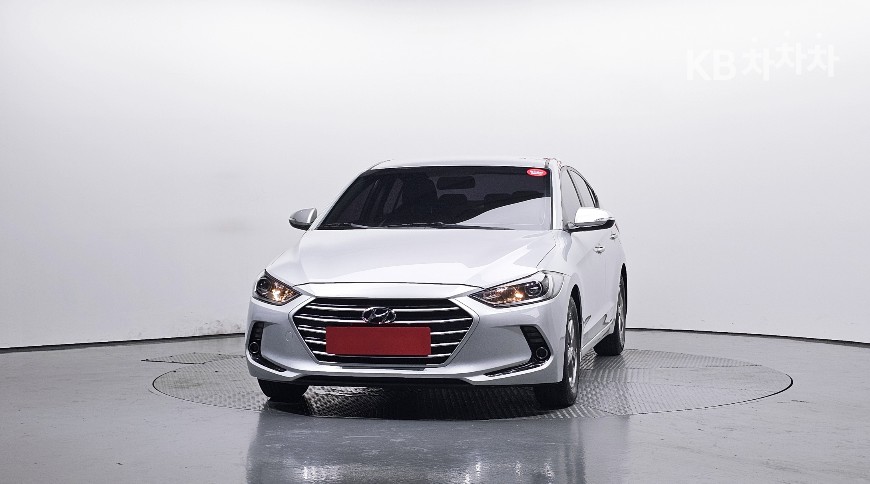 Hyundai Avante — miniaturë 3