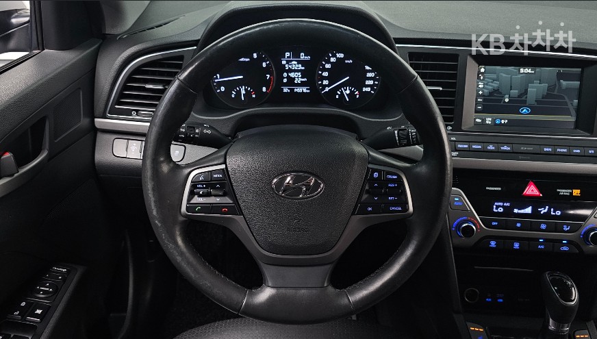 Hyundai Avante — miniaturë 14