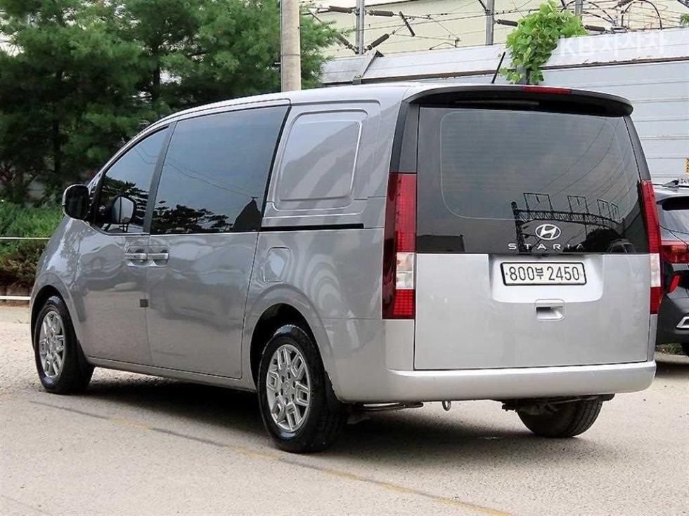 Hyundai Staria — miniaturë 3