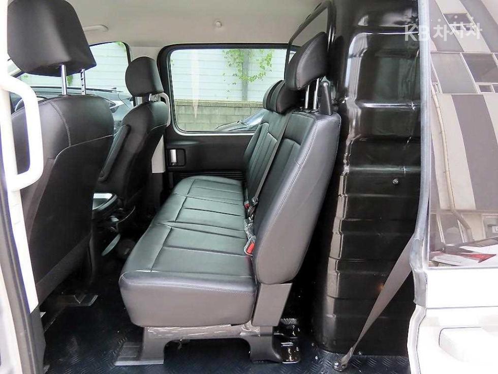 Hyundai Staria — miniaturë 6